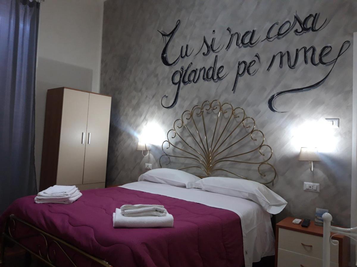 Napul'E Mill Color Bed & Breakfast Napoli Bagian luar foto