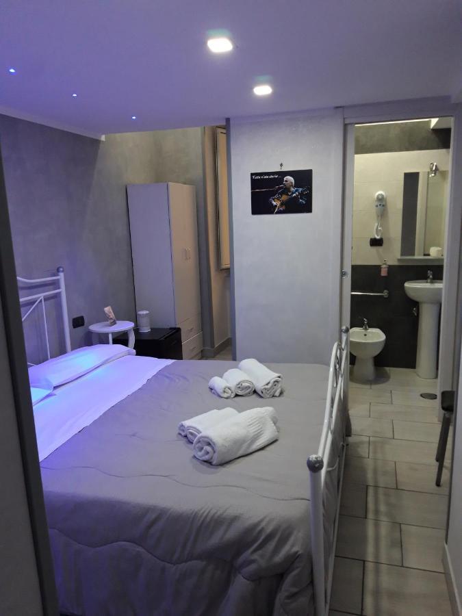 Napul'E Mill Color Bed & Breakfast Napoli Bagian luar foto